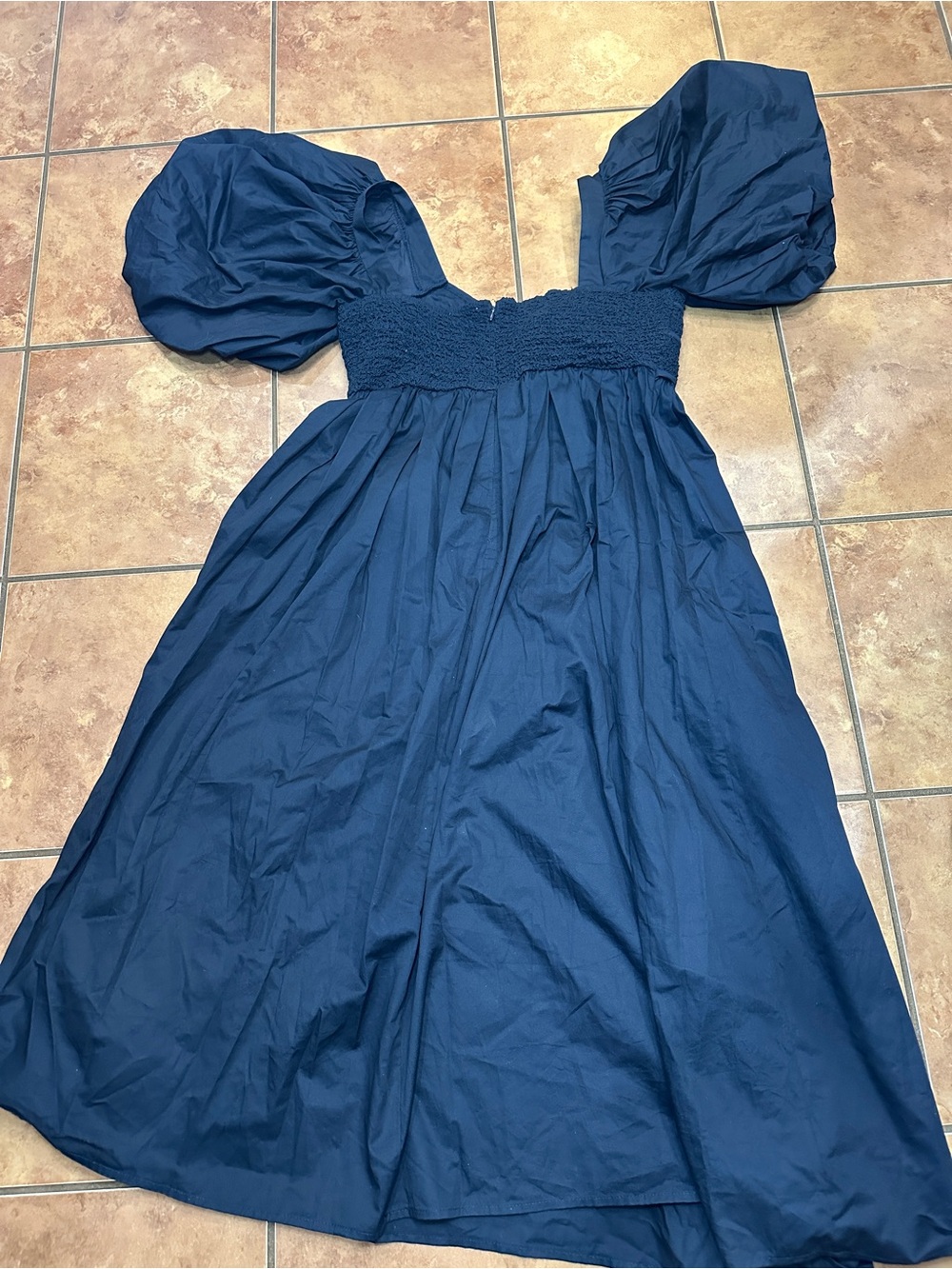 Piper & Scoot Navy Puff-Sleeve Midi Dress with Smocked Bodice - L - Picture 2 of 4